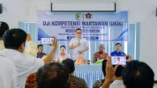 Bupati Morowali Utara (Morut) Delis J Hehi membuka Uji Kompetensi Wartawan (UKW) kolaborasi dengan Persatuan Wartawan Indonesia (PWI) Sulawesi Tengah berlangsung di Kolonodale. Foto: MCDD